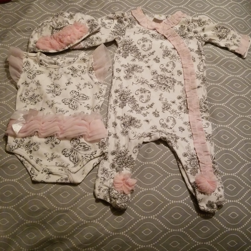 Super adorable vintage bodysuit and onesie with ha